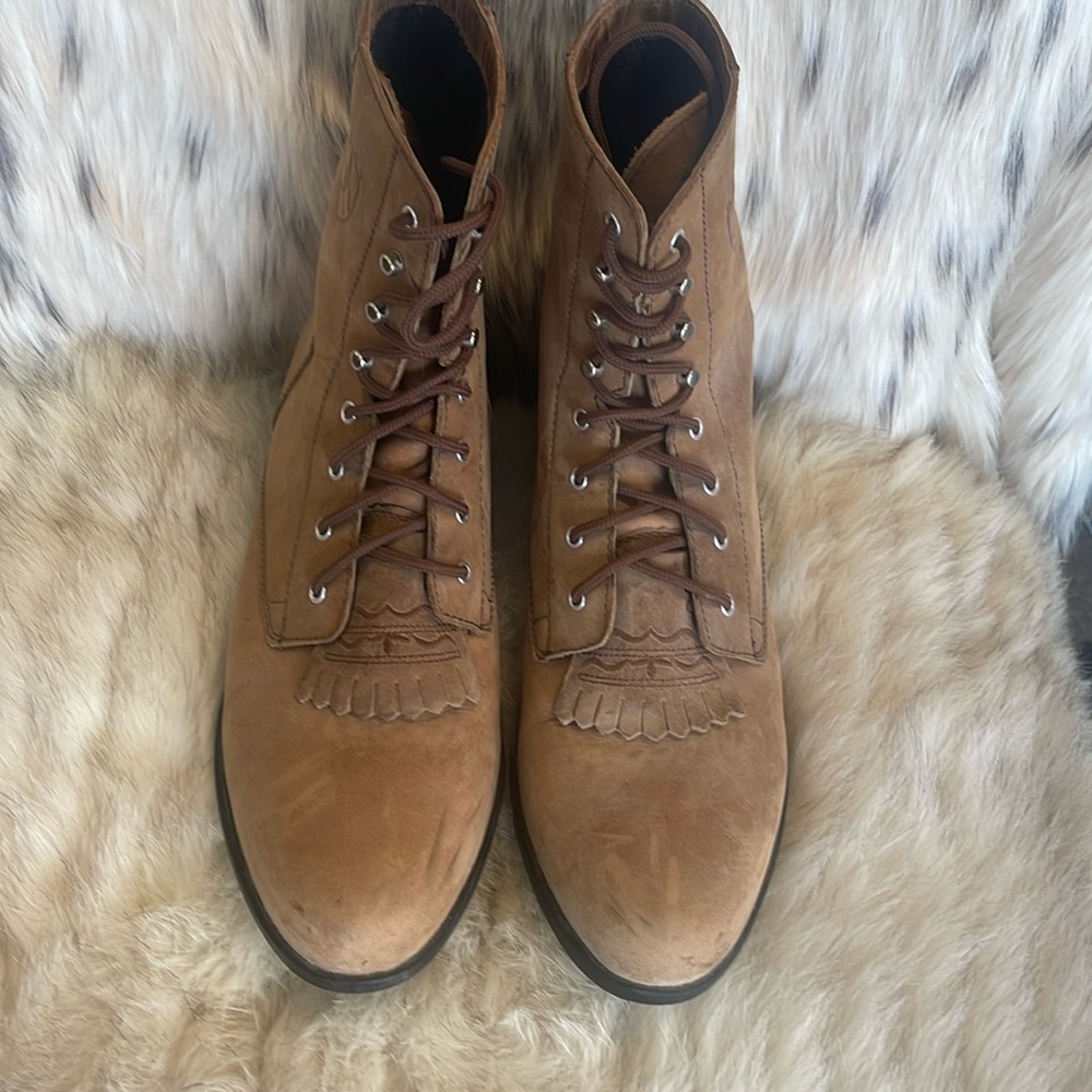 Ariat genuine leather boots. Size 10/11. Great condition